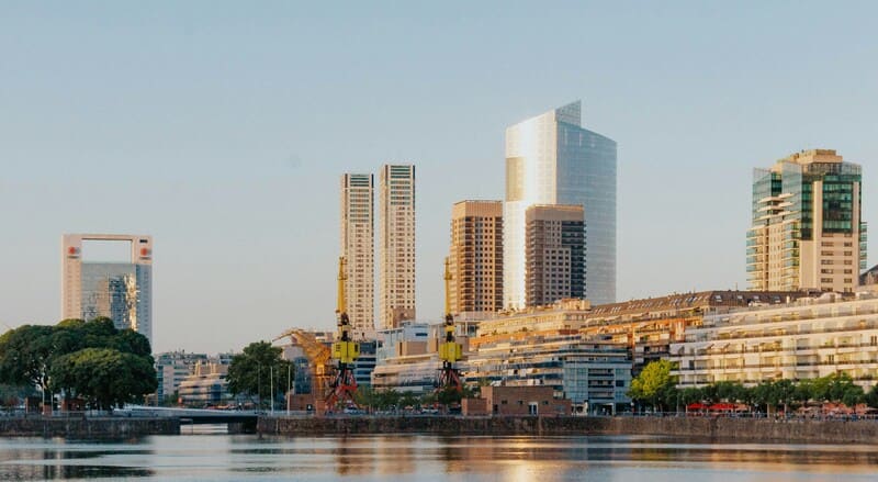 Vista de Puerto Madero en la Ciudad de Buenos Aires