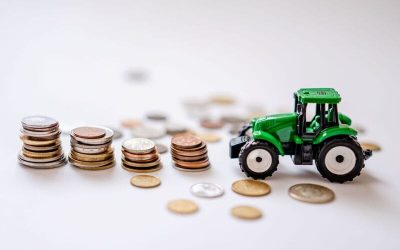 tractor de juguete con monedas